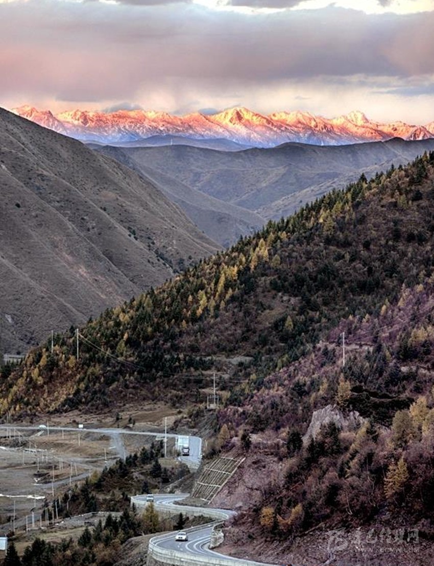 公路都這么美，你在川西高原到底錯過了多少風(fēng)景？